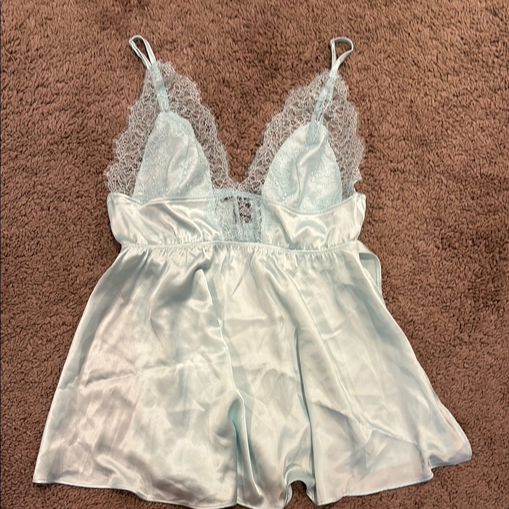 Elegant Light Blue Lace Trim Chemise